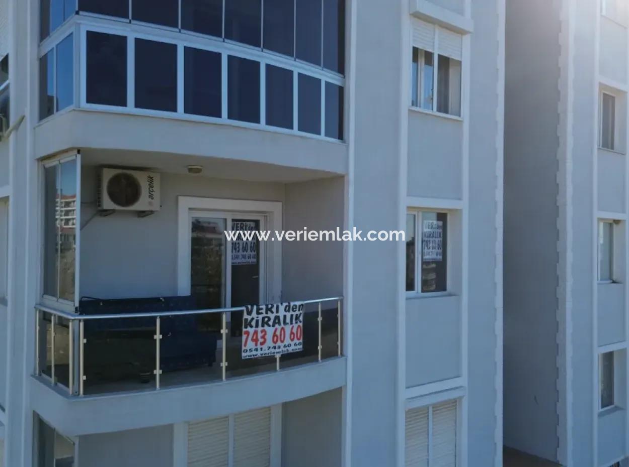 Seferihisar Izmir-Strasse Mit Grünflächenfassade • Zum Verkauf 3 1 Wohnung