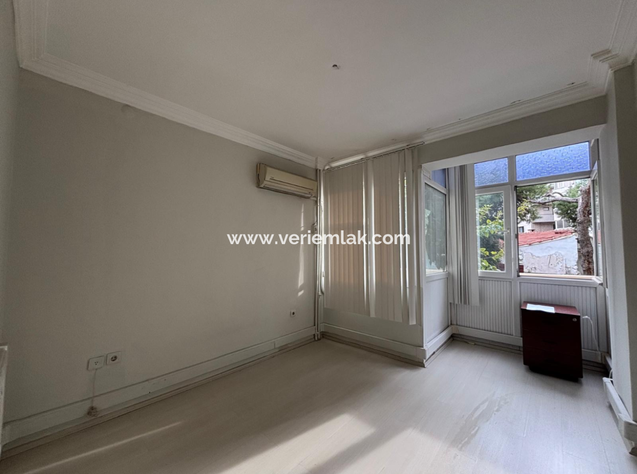 Wohnung Zu Mieten In Der Nähe Der Alsancak-Moschee, 1. Stock 2, 1 Klimatisierte Wohnung Mit Aufzug!