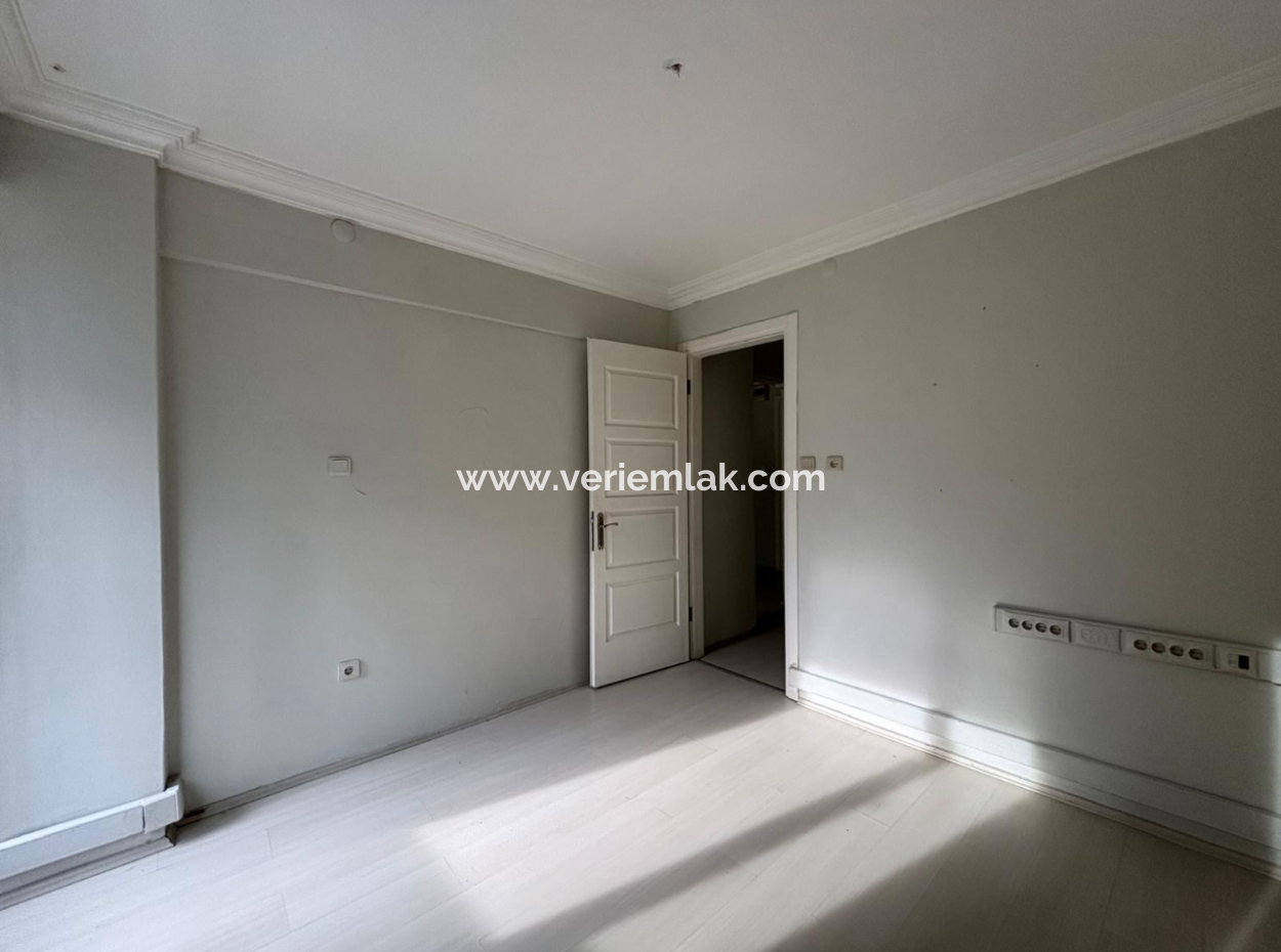 Wohnung Zu Mieten In Der Nähe Der Alsancak-Moschee, 1. Stock 2, 1 Klimatisierte Wohnung Mit Aufzug!