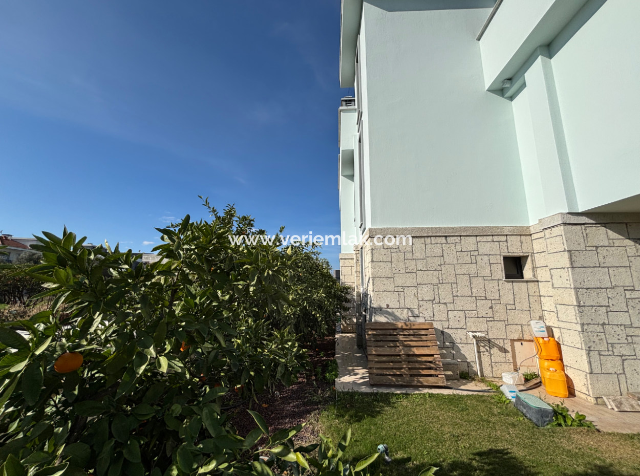3 Zimmer, 1 Wohnzimmer, Freistehende Villa Mit Pool In Sigacik Zum Verkauf