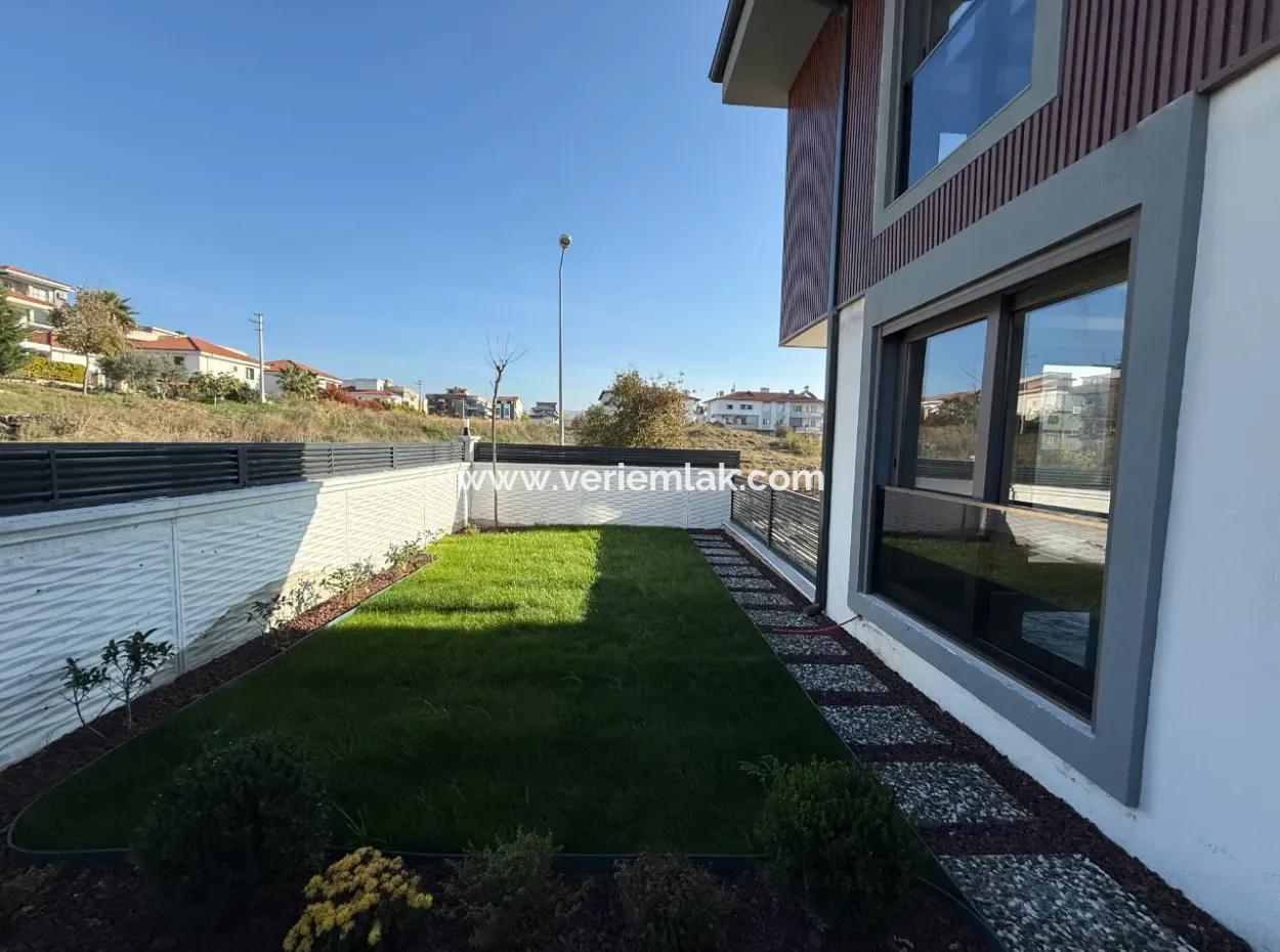 Eckparzelle 4 2 Luxusvilla In Seferihisar Gözsüzler!