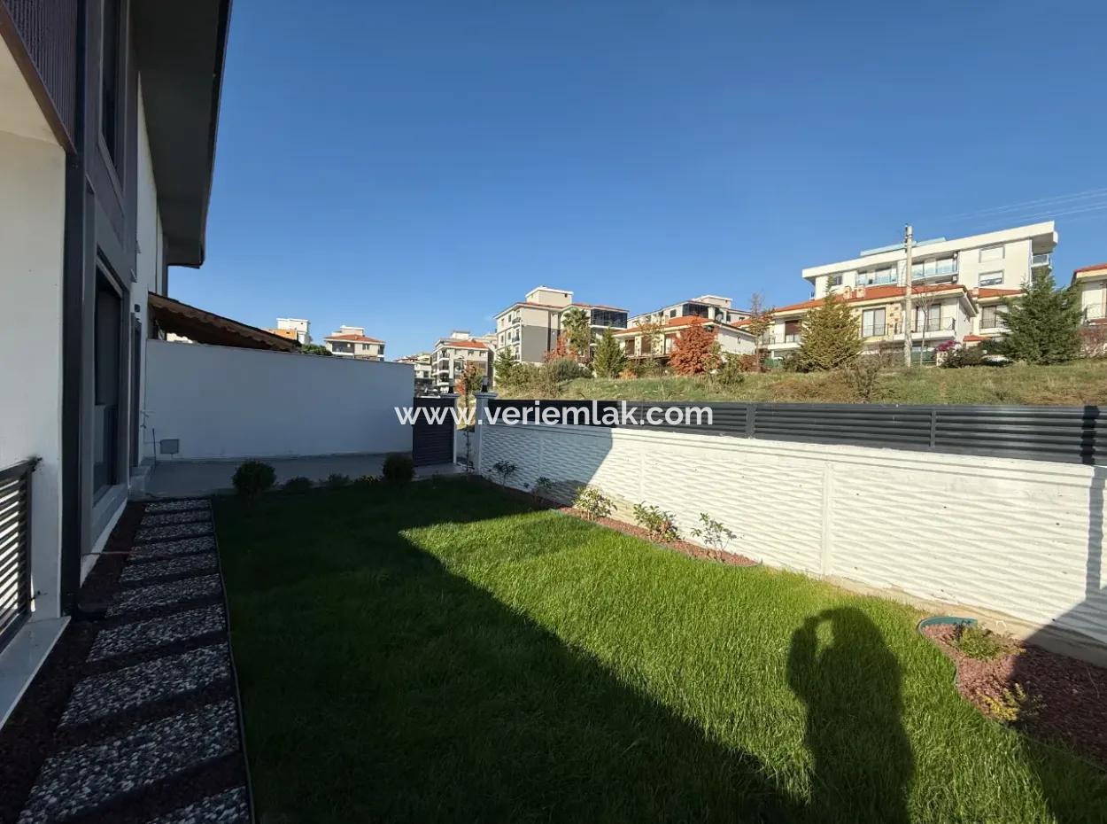 Eckparzelle 4 2 Luxusvilla In Seferihisar Gözsüzler!