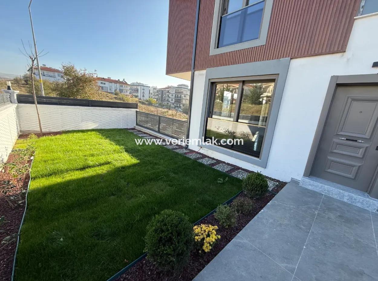 Eckparzelle 4 2 Luxusvilla In Seferihisar Gözsüzler!