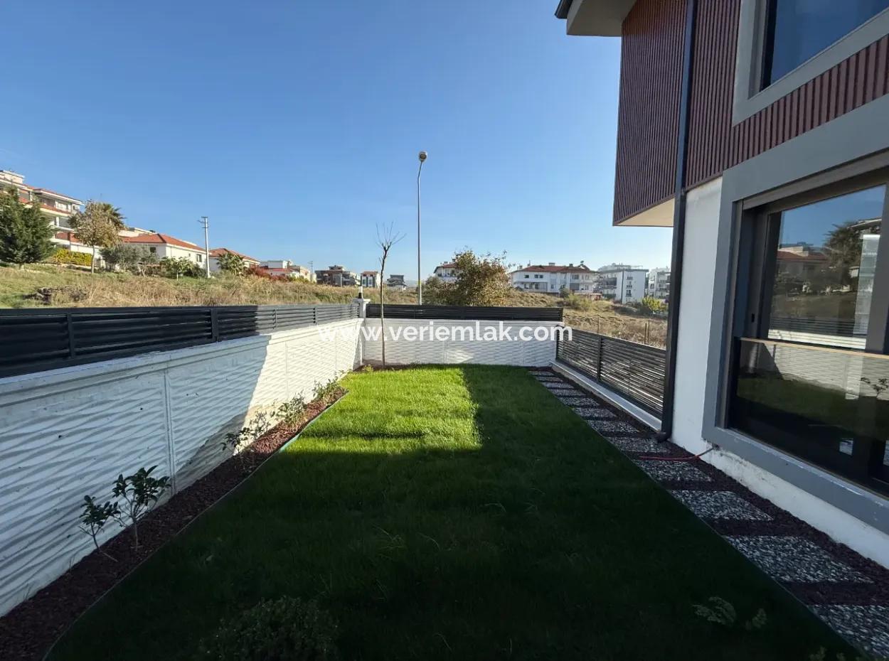 Eckparzelle 4 2 Luxusvilla In Seferihisar Gözsüzler!