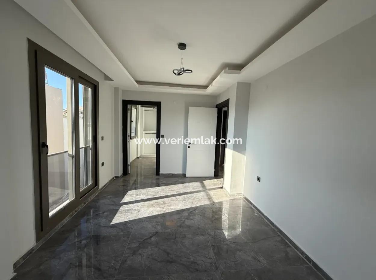 Eckparzelle 4 2 Luxusvilla In Seferihisar Gözsüzler!