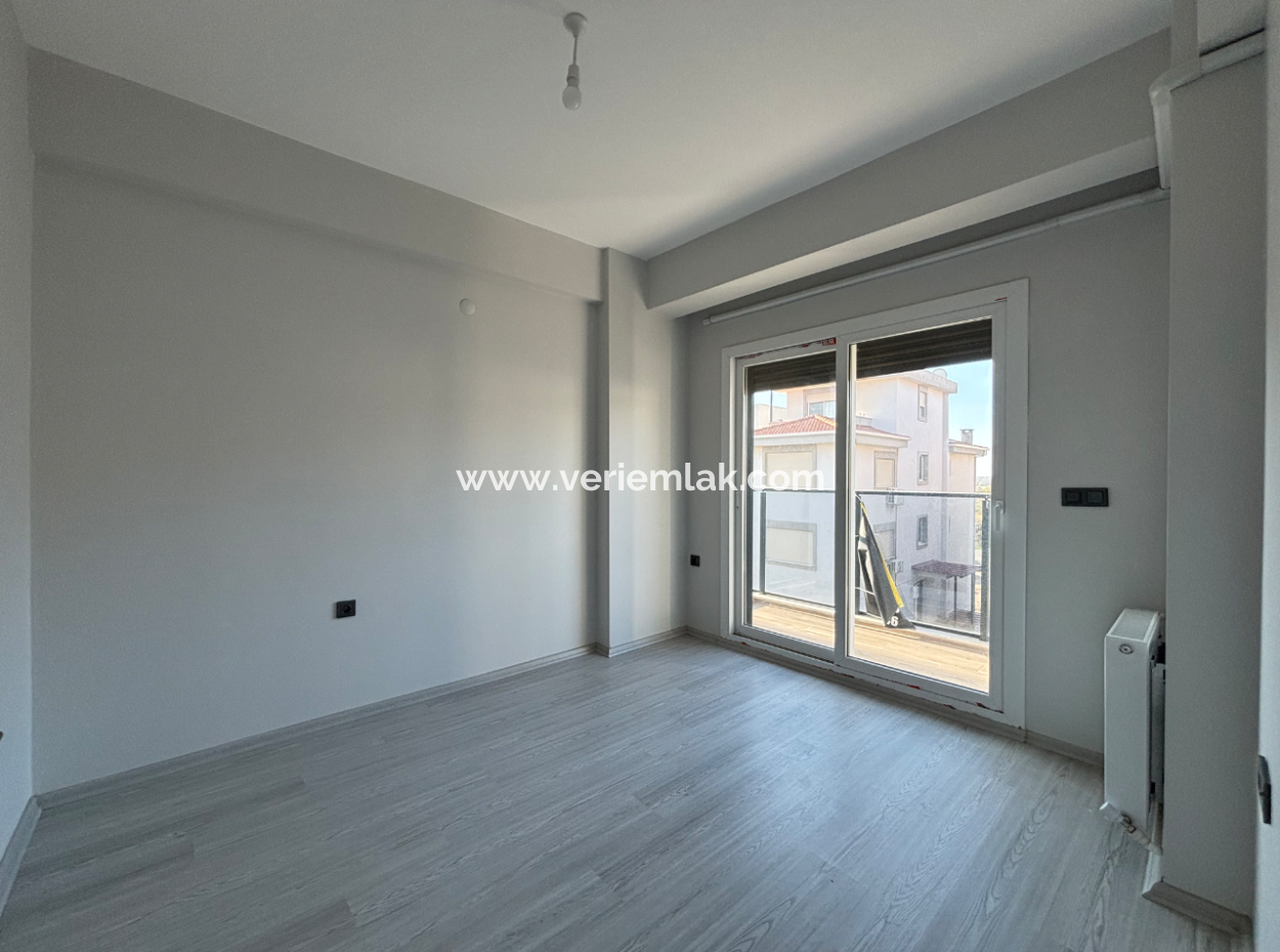 2 1 Wohnungen Zum Verkauf Mit Balkon Im Viertel Seferihisar Camikebir