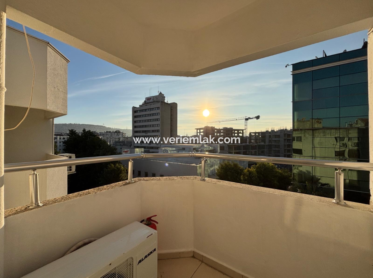 Alsancak Private Health Gegenüber 1 1 Brandneue Möblierte Wohnung Zur Miete