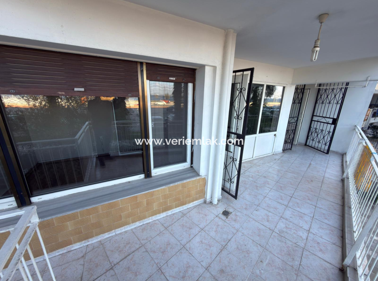 3 1 Mittlere Etage Villa Mit Grossem Balkon In Küçükyali