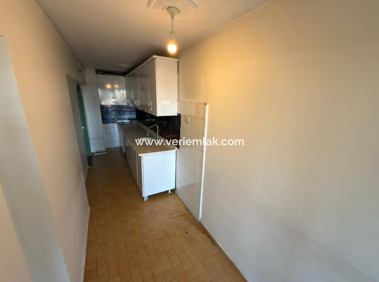 3 1 Mittlere Etage Villa Mit Grossem Balkon In Küçükyali