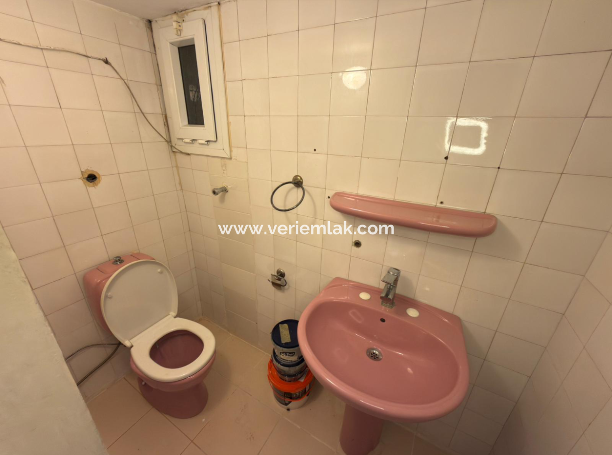 3 1 Mittlere Etage Villa Mit Grossem Balkon In Küçükyali