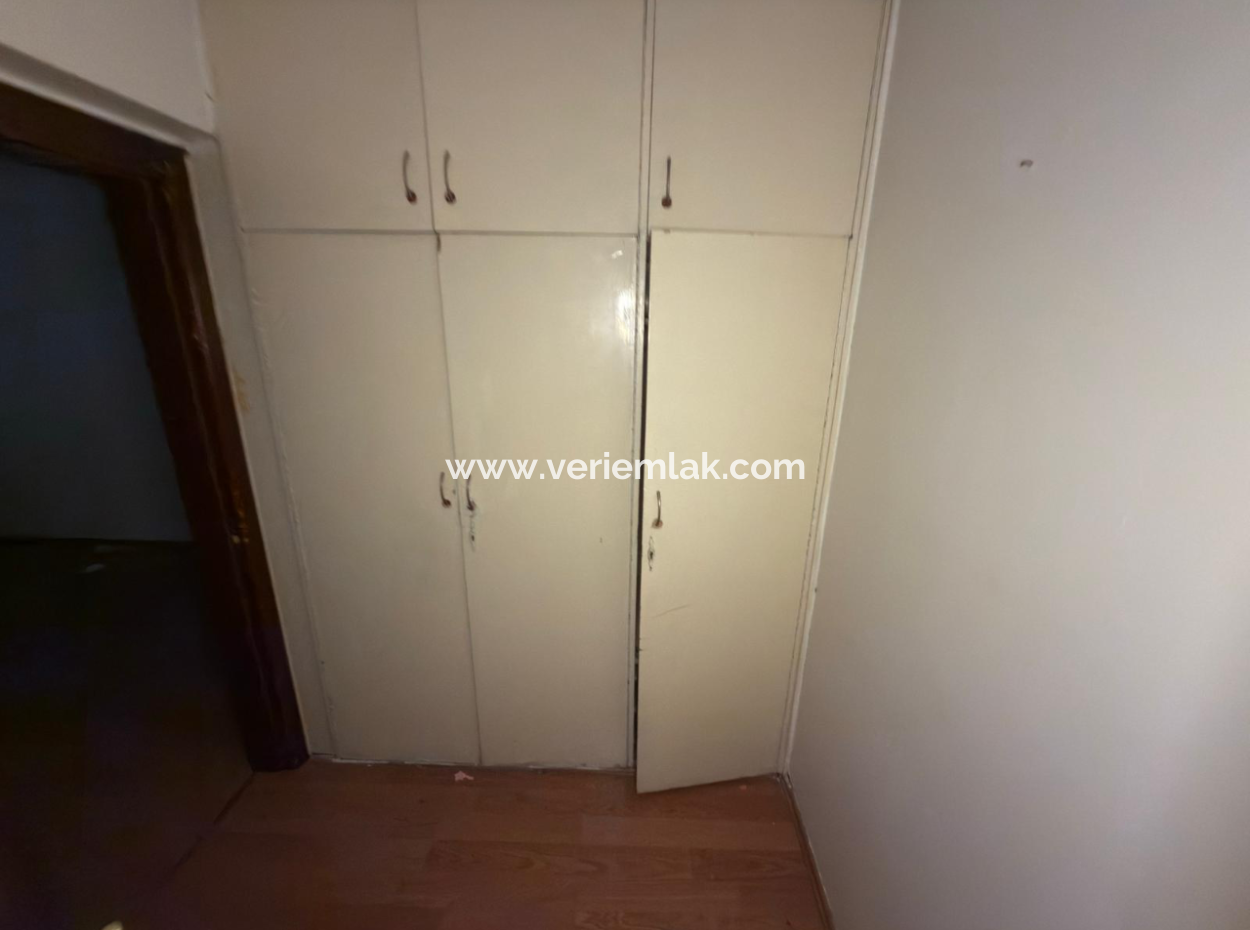 3 1 Mittlere Etage Villa Mit Grossem Balkon In Küçükyali