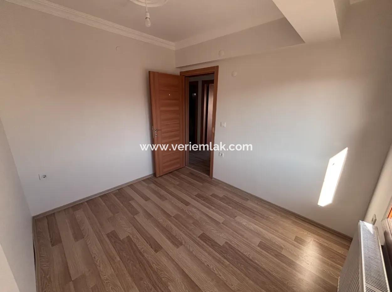 3 1 Geräumige Wohnung In Seferihisar Camikebir