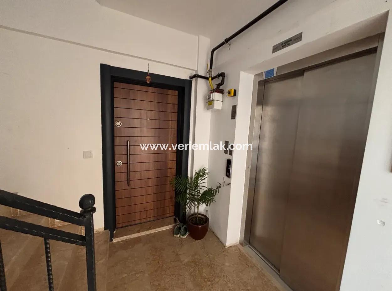 3 1 Geräumige Wohnung In Seferihisar Camikebir