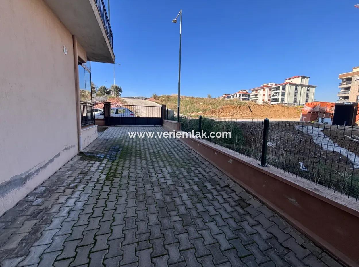 3 1 Geräumige Wohnung In Seferihisar Camikebir