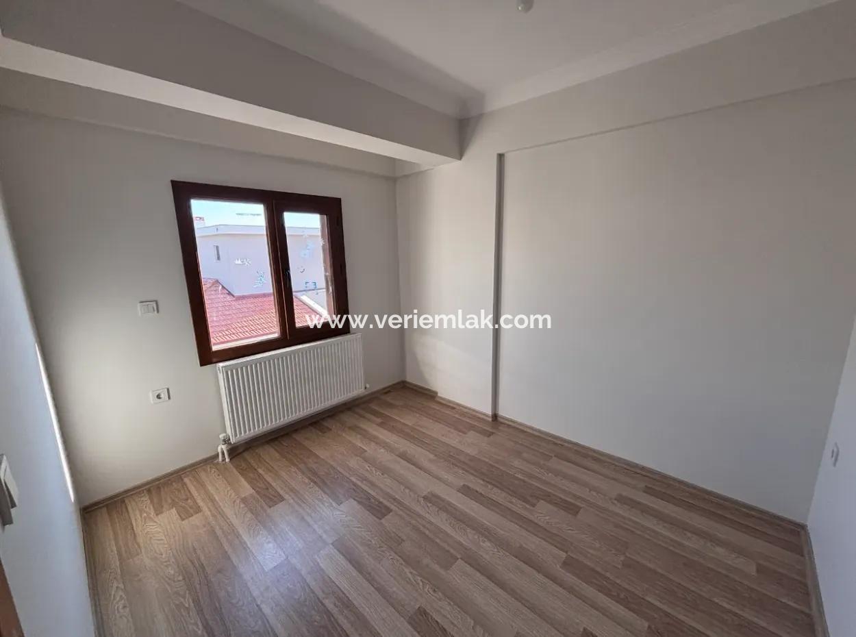 3 1 Geräumige Wohnung In Seferihisar Camikebir