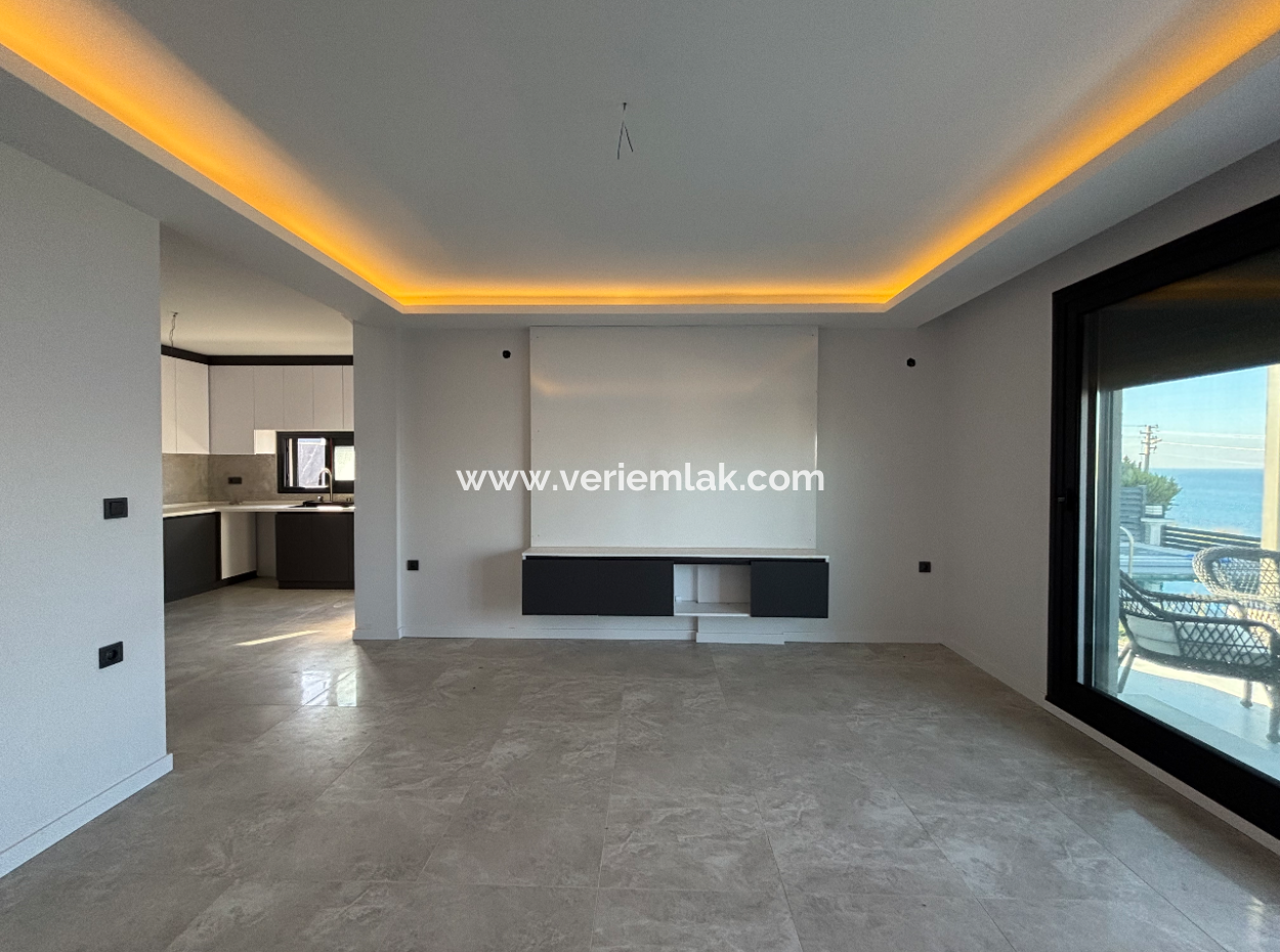 Lebiderya Freistehende Villa Zum Verkauf In Seferihisar Akarca