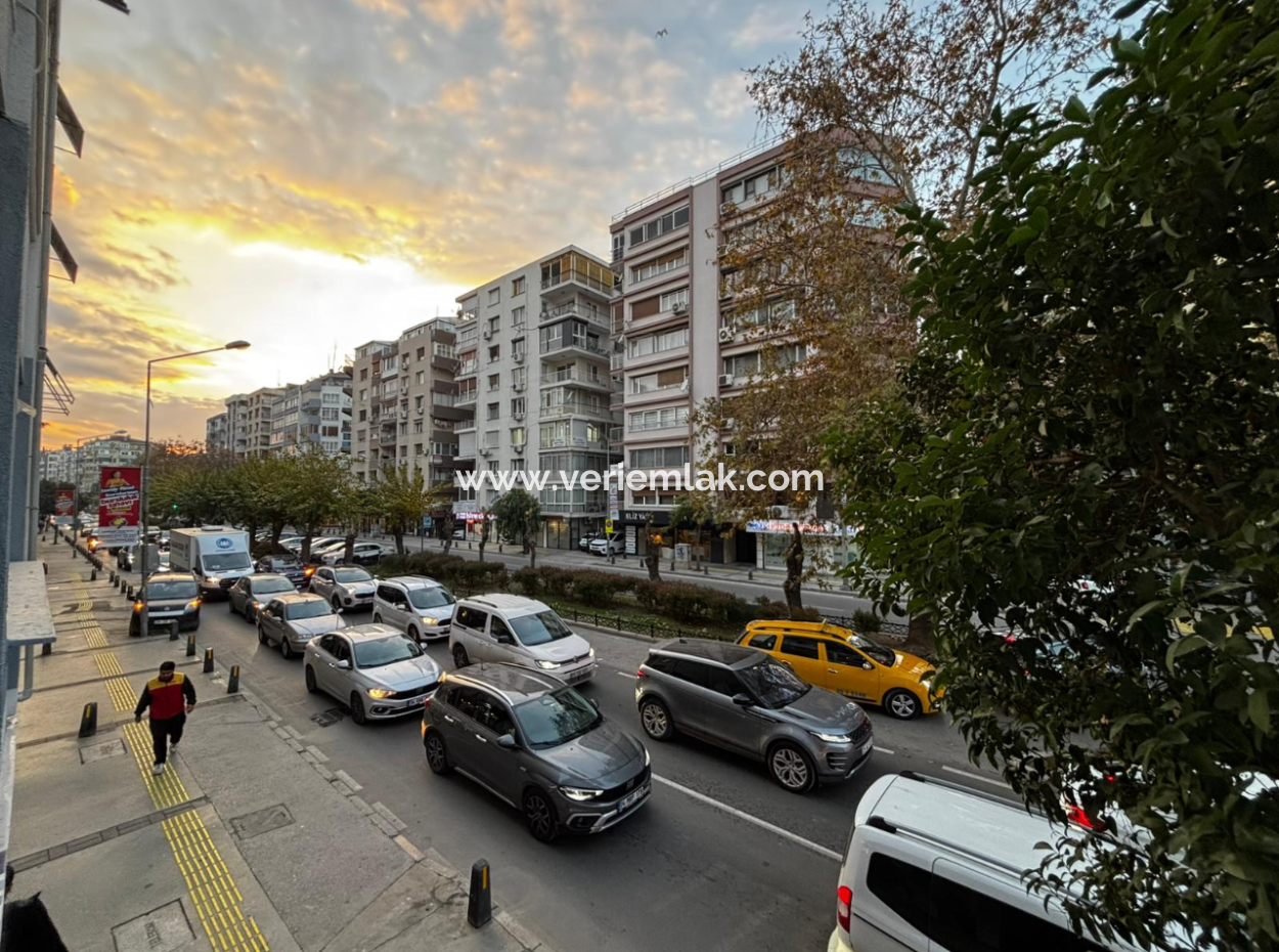 Alsancak Poet Eşrefte 1.Kat 3 1 Renovierter Arbeitsplatz / Wohnung Zu Mieten!