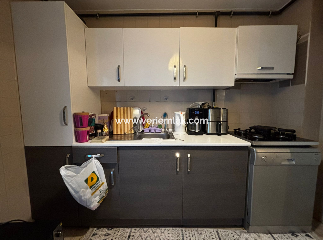 3 1 Wohnung Im Zweiten Stock Zu Mieten In Der Nähe Von Talatpaşa Mit Alsancak-Parkplatz!