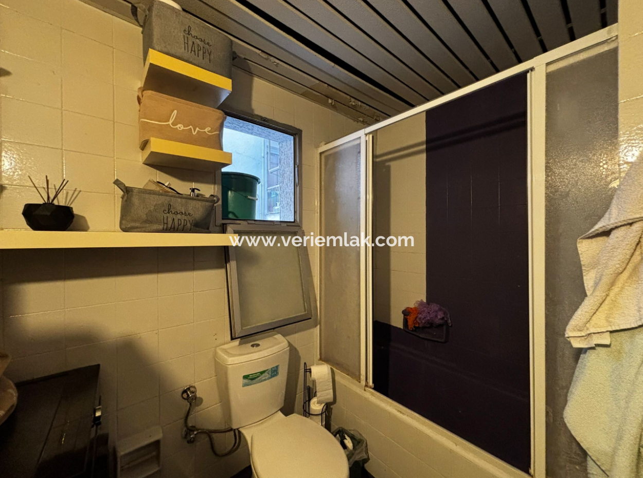 3 1 Wohnung Im Zweiten Stock Zu Mieten In Der Nähe Von Talatpaşa Mit Alsancak-Parkplatz!