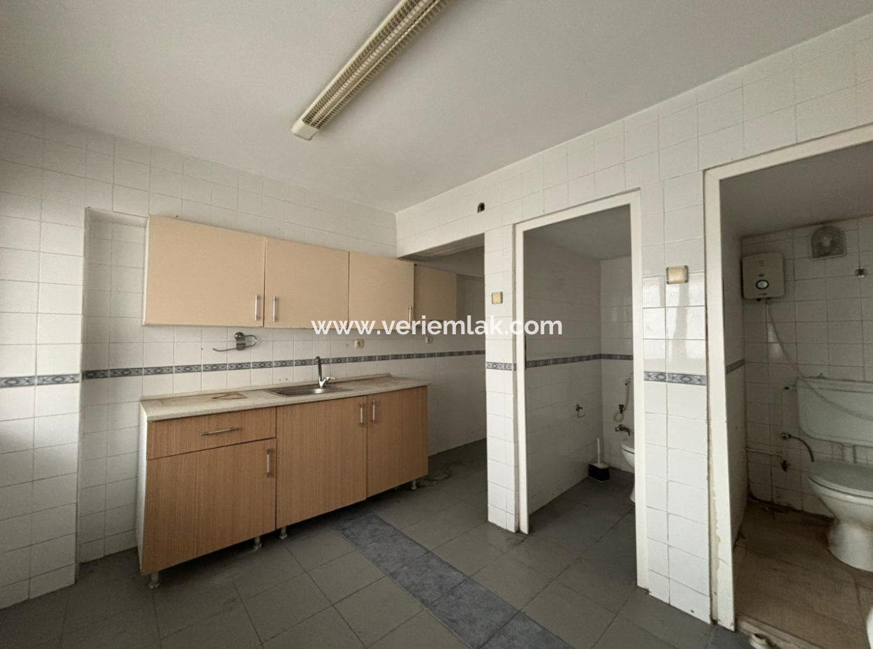 2 1 135M² Wohnung Im Sechsten Stock Zum Verkauf In Alsancak Mahmut Esat Bozkurt!