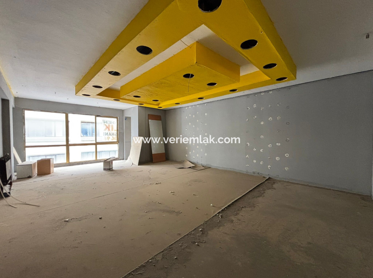 4 Büros, 1 Laden, 8 Lagerhäuser, 1000 M² Arbeitsplatz Zum Verkauf In Basmane!