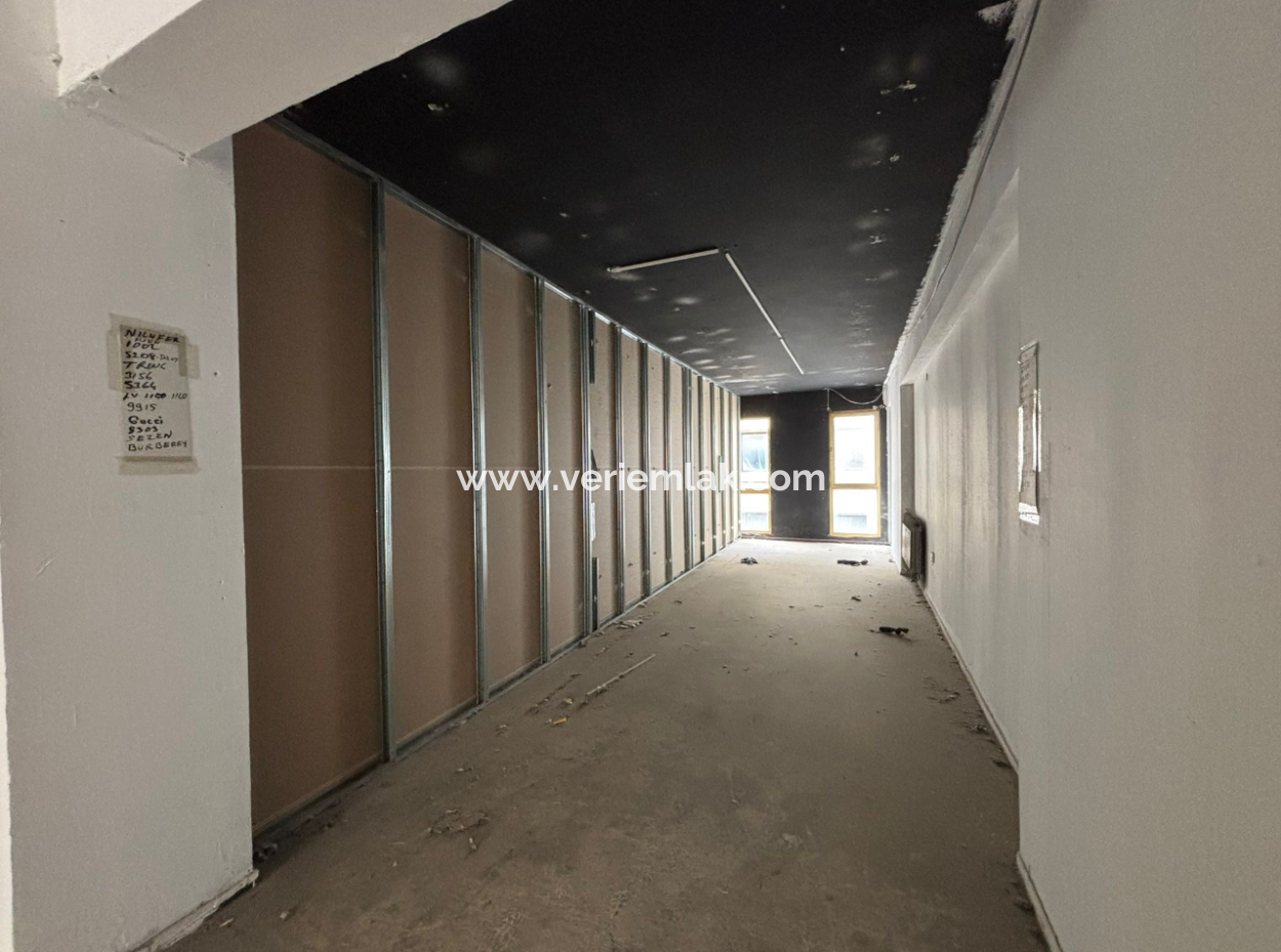 4 Büros, 1 Laden, 8 Lagerhäuser, 1000 M² Arbeitsplatz Zum Verkauf In Basmane!