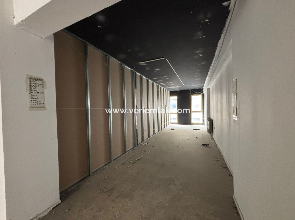 200 M² Laden Mit Einer Decke Kostenlos Zum Verkauf In Konak Basmane!