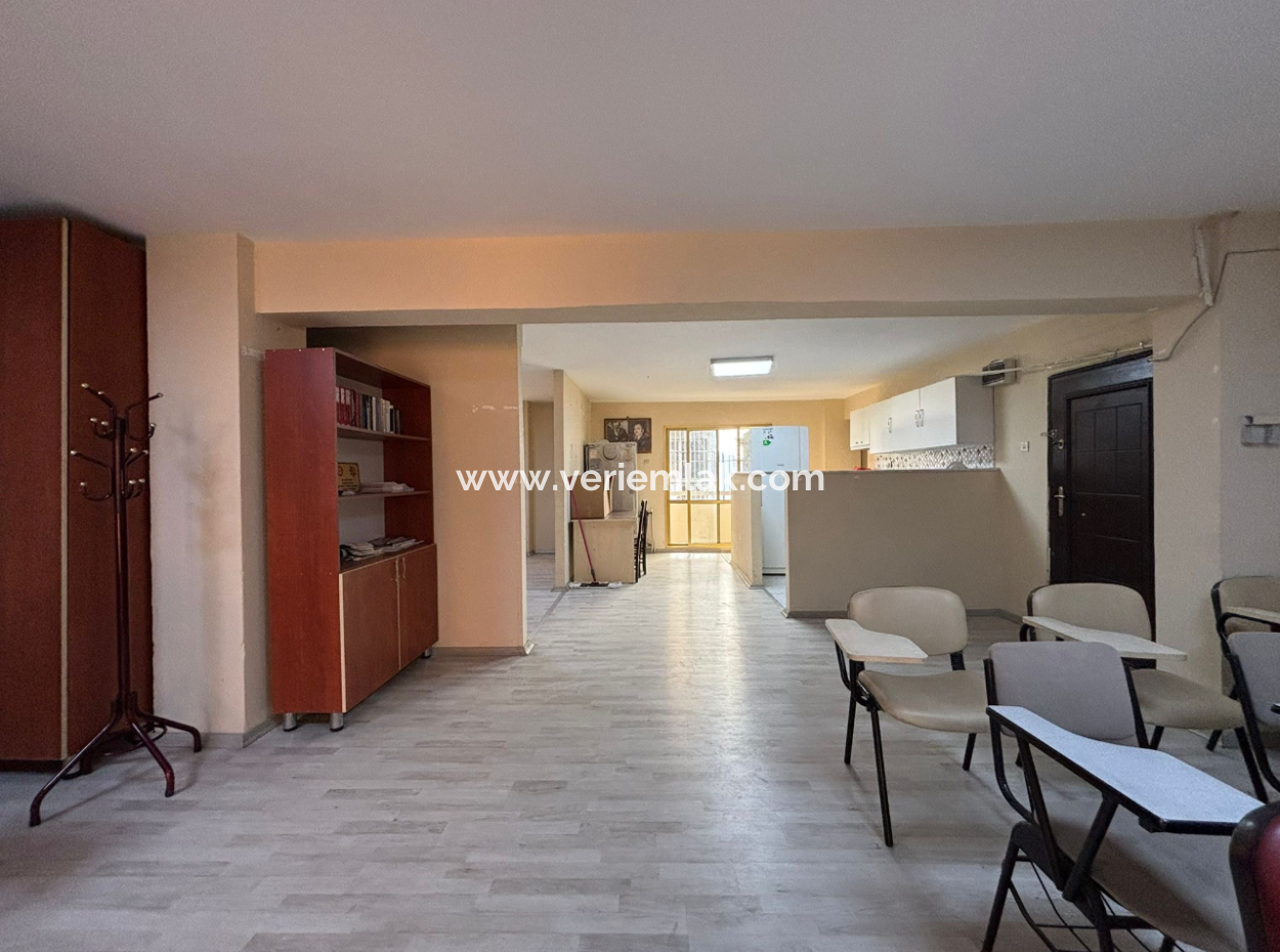 Leerstehender 2. Stock, Gut Gepflegter 140 M² Grosser Arbeitsplatz/Büro Zum Verkauf In Konak Basmane