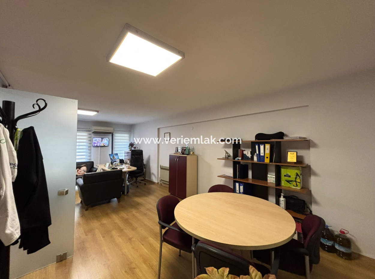 1. Stock, 140 M² Arbeitsplatz / Büro Kostenlos Zum Verkauf In Konak Basmane!
