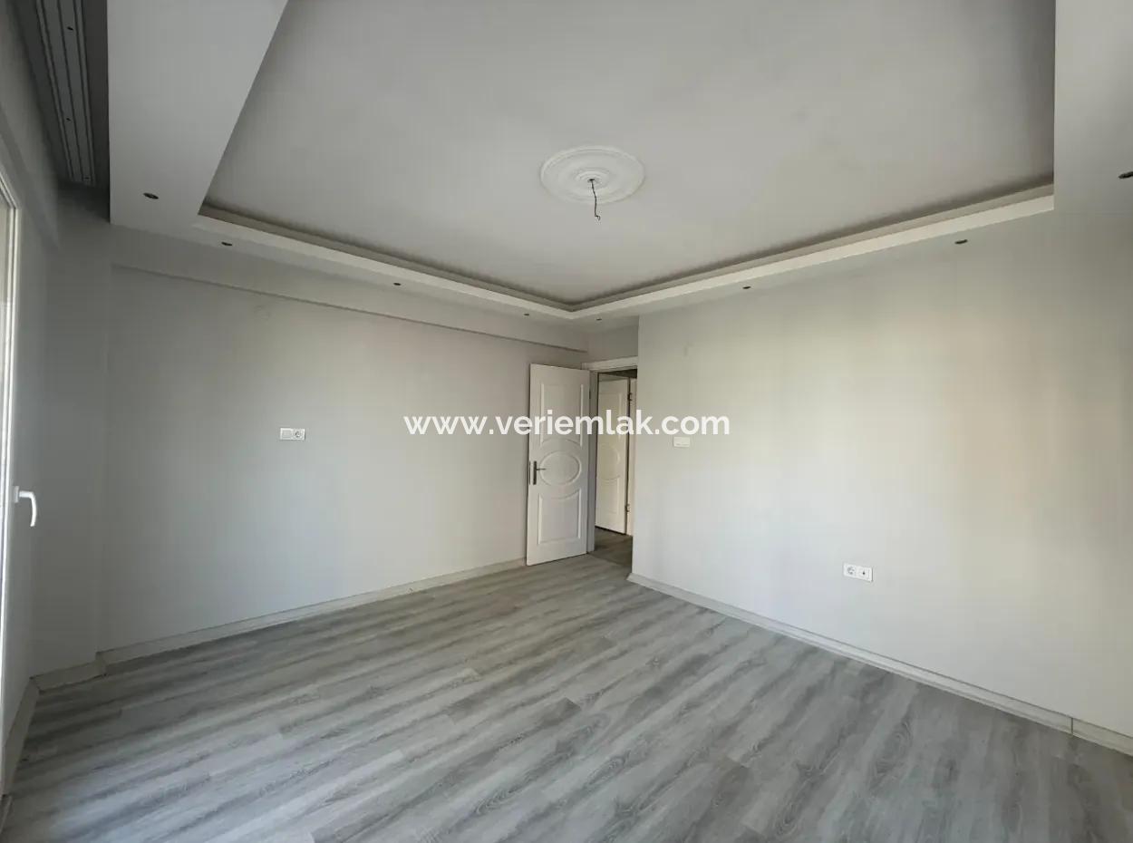 In Der Nähe Von Seferihisar Gözsüzler Caddesi – Geschlossene Küche – 3 1 Wohnung Zum Verkauf