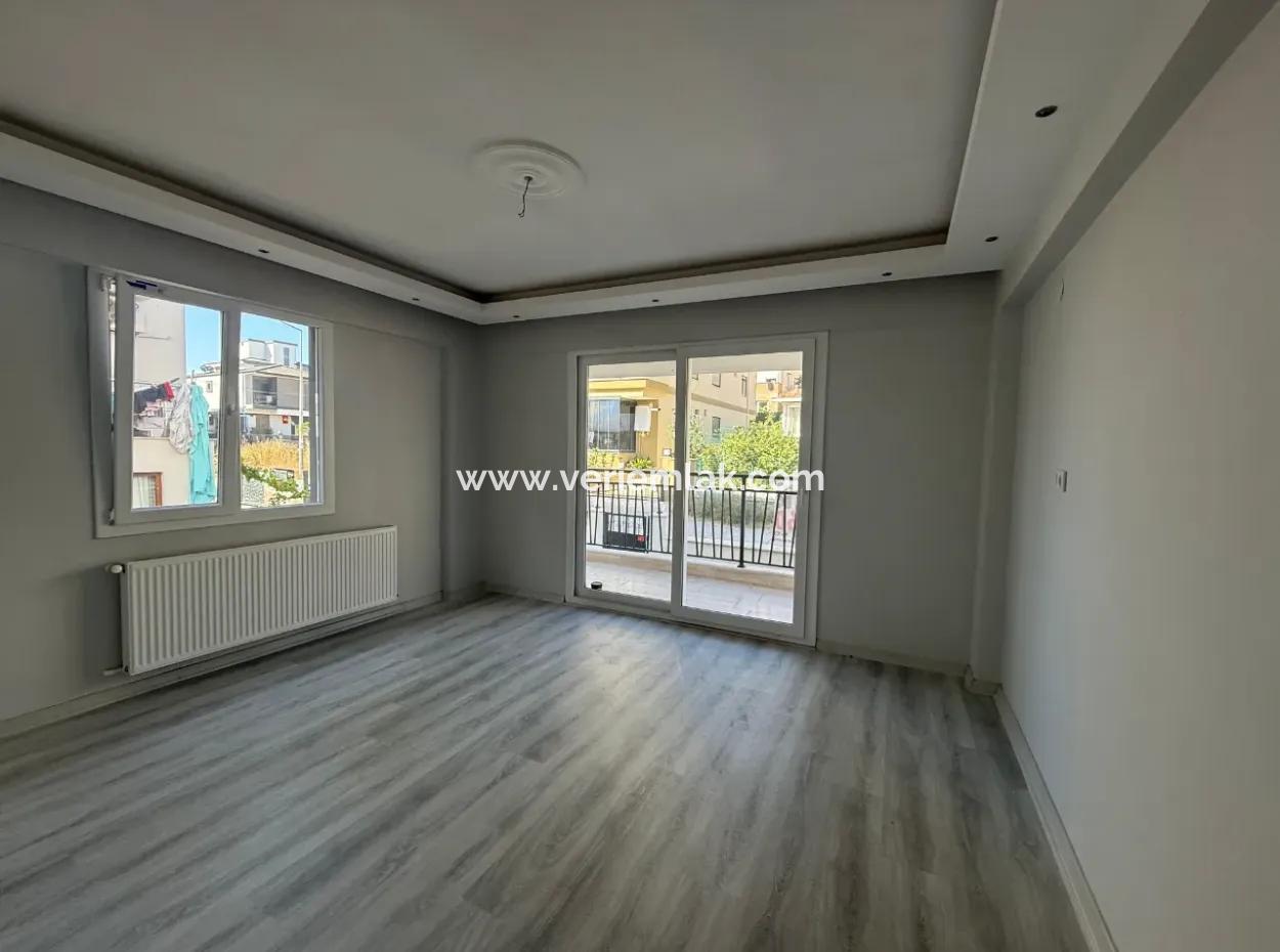 In Der Nähe Von Seferihisar Gözsüzler Caddesi – Geschlossene Küche – 3 1 Wohnung Zum Verkauf