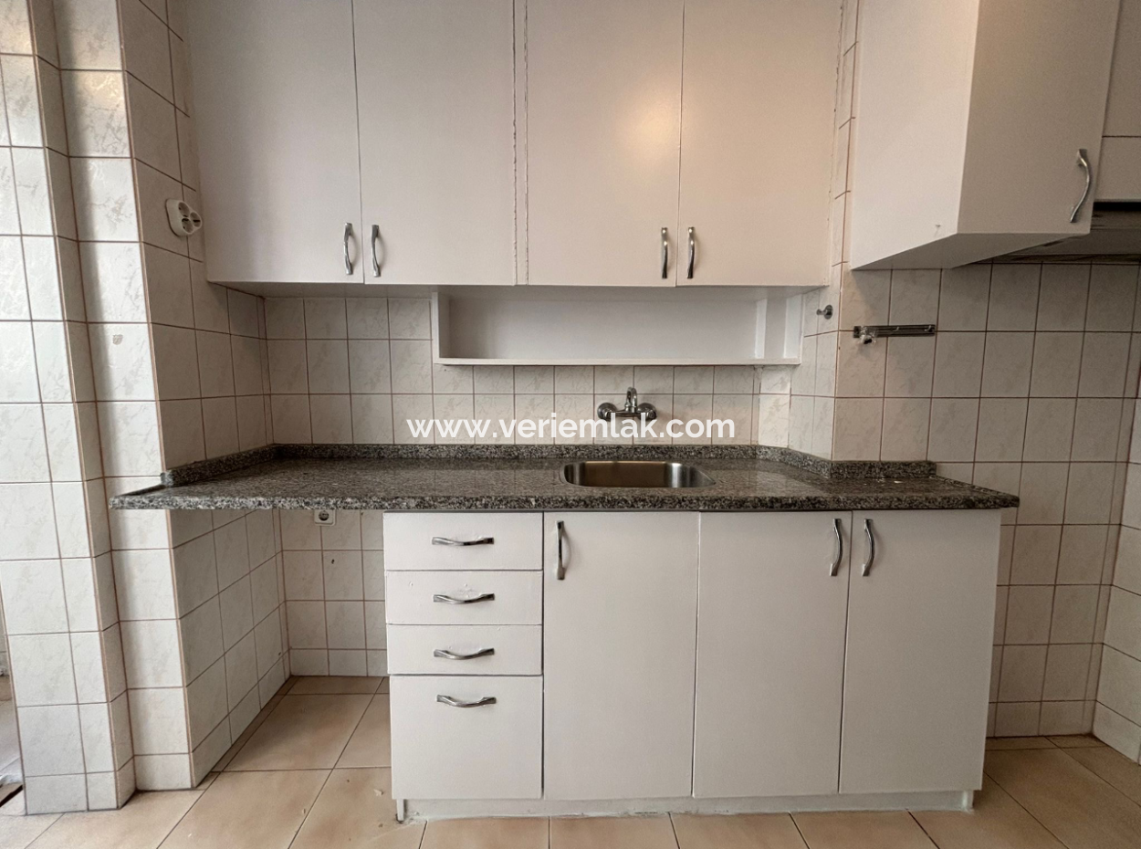 Alsancak Private Health Relative 3 1 Kombi-Wohnung Zur Miete!