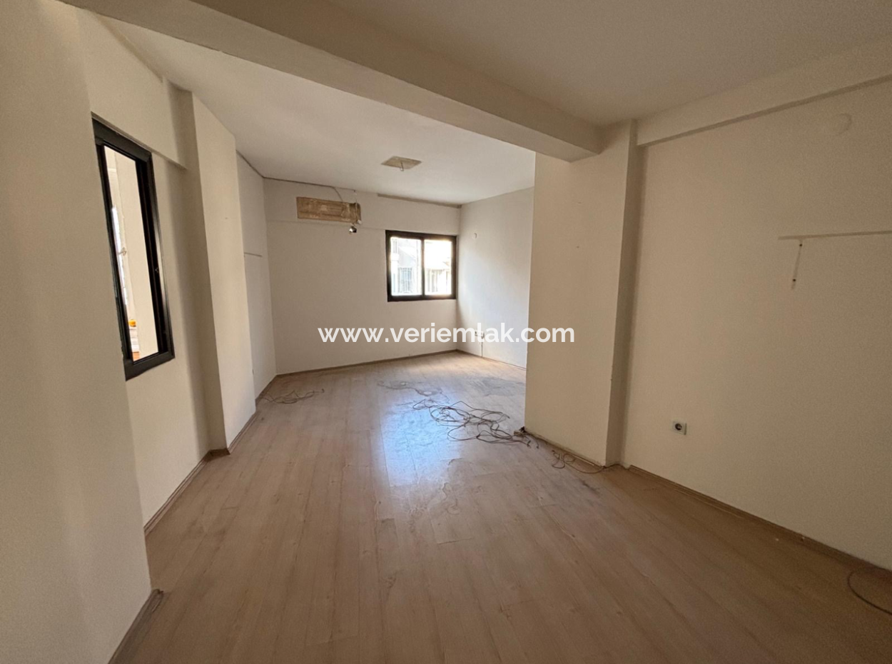 Alsancak Şair Eşref Boulevard In Der Nähe Von Moschee 1 1 Büro/Wohnung Zu Mieten!