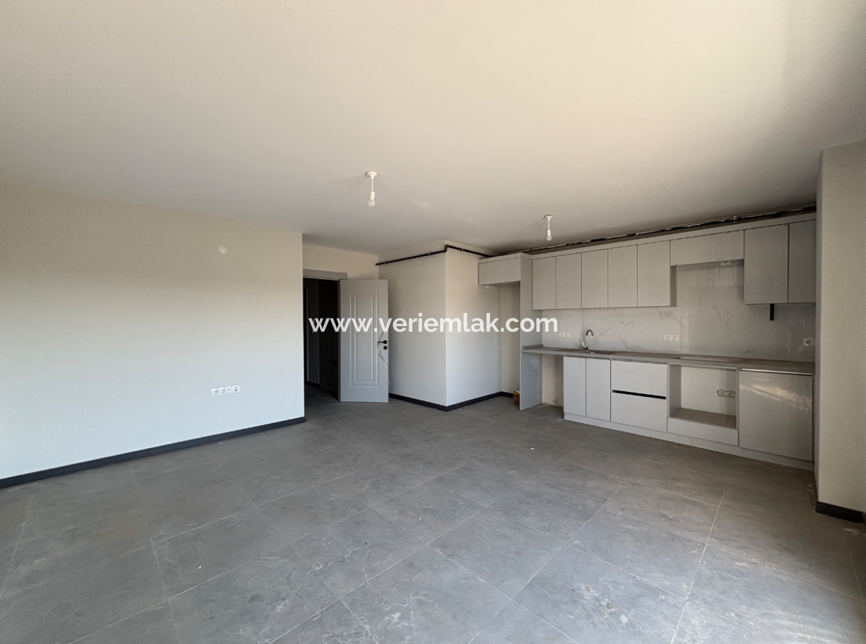 2 1 Wohnungen Zum Verkauf Mit Grossen Balkonen Im Viertel Seferihisar Çolakibrahim Bey