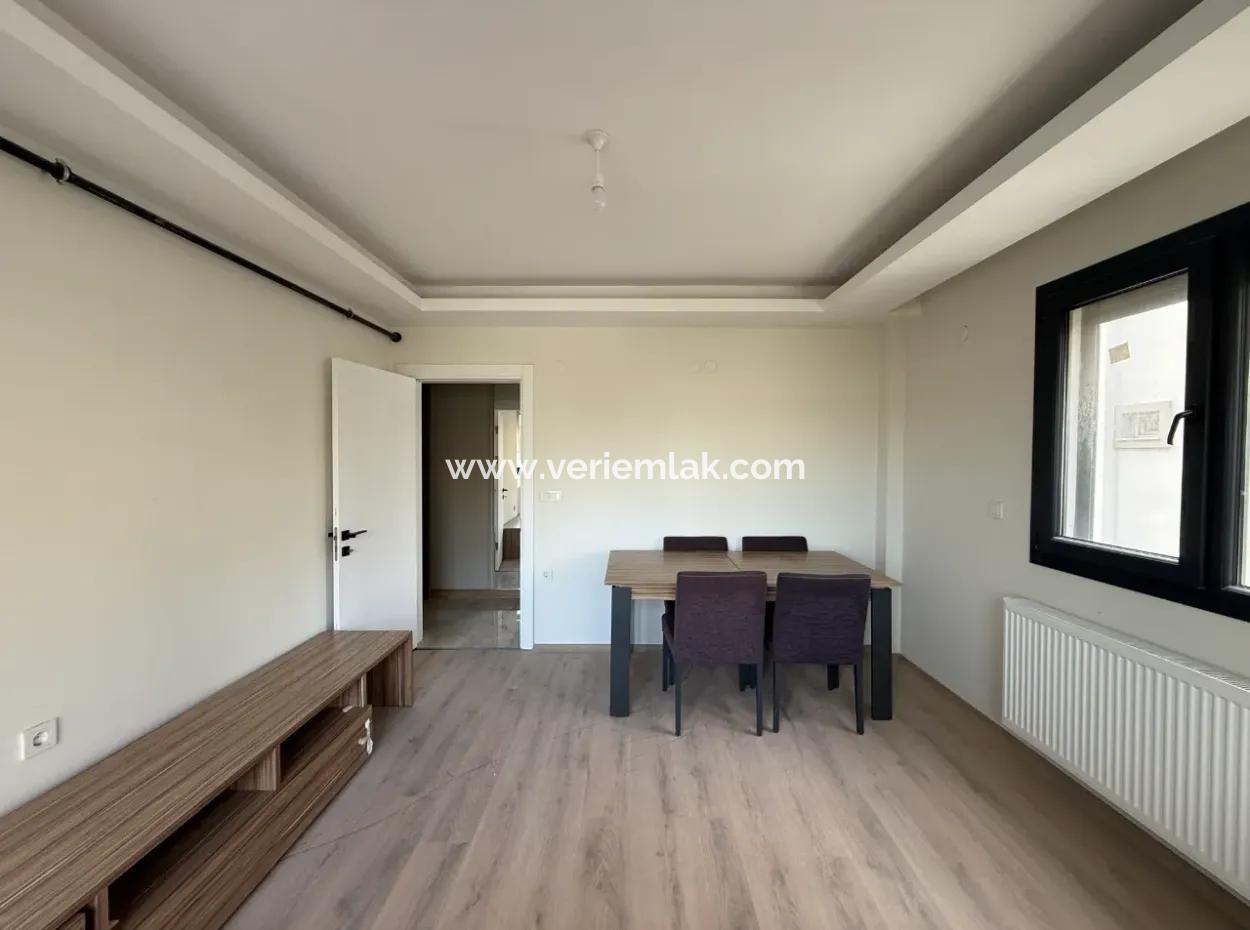 Neue 11-Wohnung Zum Verkauf Mit Offener Fassade, Grossem Balkon Und Garderobe In Seferihisar Camike