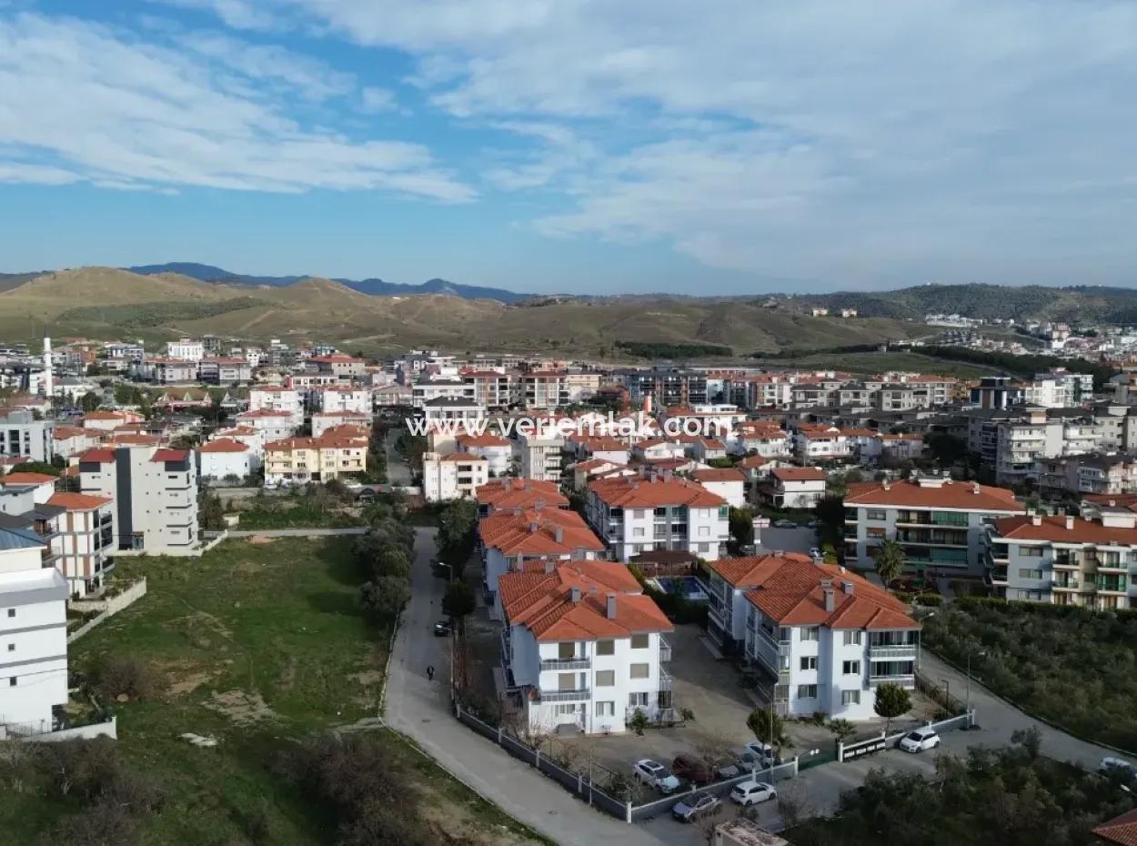 Neue 11-Wohnung Zum Verkauf Mit Offener Fassade, Grossem Balkon Und Garderobe In Seferihisar Camike
