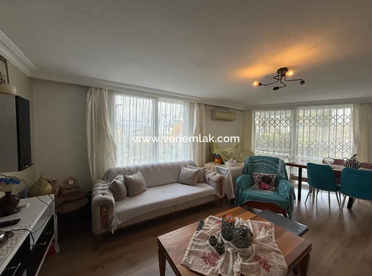 Villa Zum Verkauf In Seferihisar Akarca Atakum Sitesi Mit Meerblick Vom Garten Aus