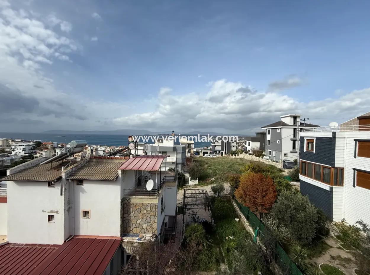 Villa Zum Verkauf In Seferihisar Akarca Atakum Sitesi Mit Meerblick Vom Garten Aus