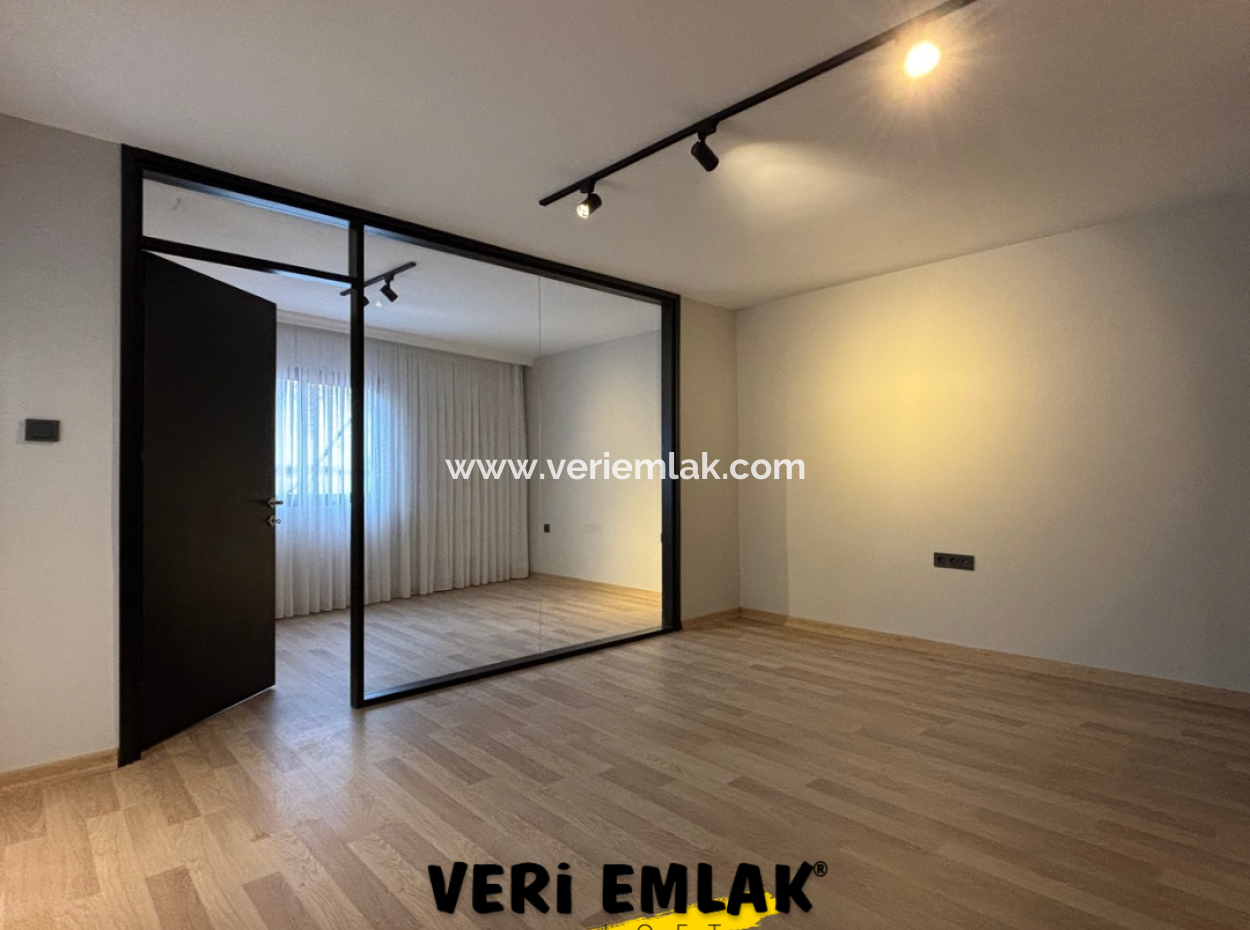 1 1 Kostenlose Wohnung Zum Verkauf Mit Parkplatz Im Viertel Alsancak Kültür Park!