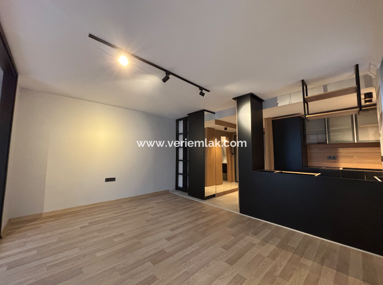 1 1 Kostenlose Wohnung Zum Verkauf Mit Parkplatz Im Viertel Alsancak Kültür Park!