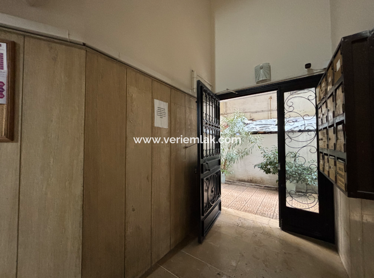 1 1 Kostenlose Wohnung Zum Verkauf Mit Parkplatz Im Viertel Alsancak Kültür Park!