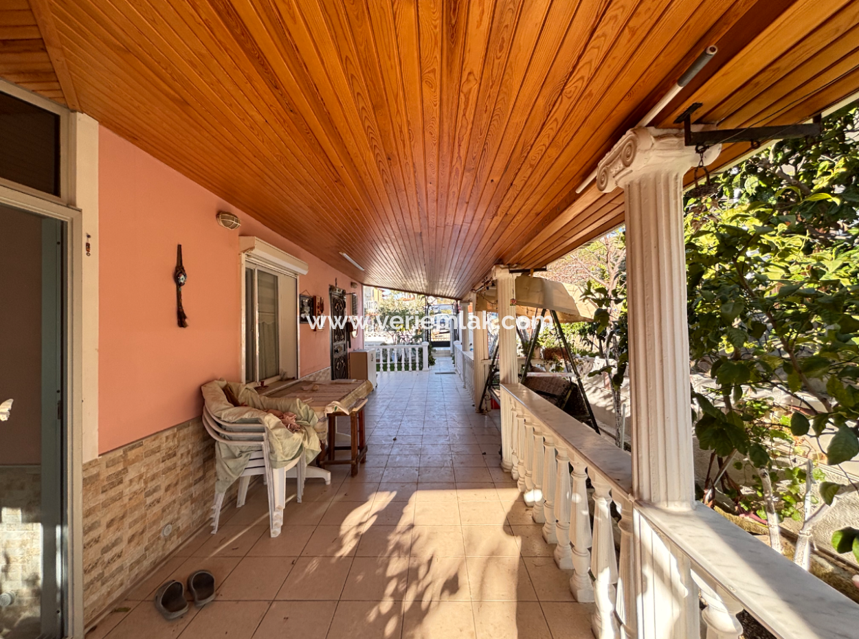 3 1 Villen Zum Verkauf Auf Einem Grundstück In Seferihisar Akarca