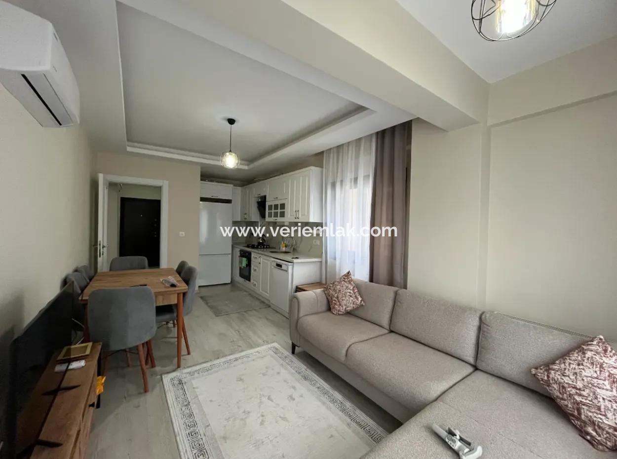 Geräumige 11-Wohnung Im Bezirk Seferihisar Camikebir, Nahe Der İzmir-Straße