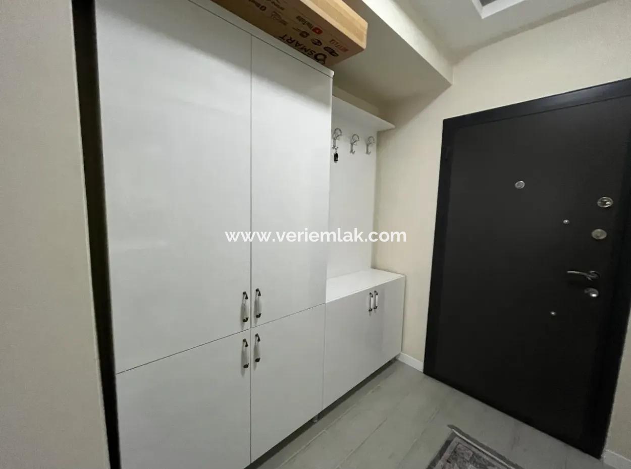 Geräumige 11-Wohnung Im Bezirk Seferihisar Camikebir, Nahe Der İzmir-Straße