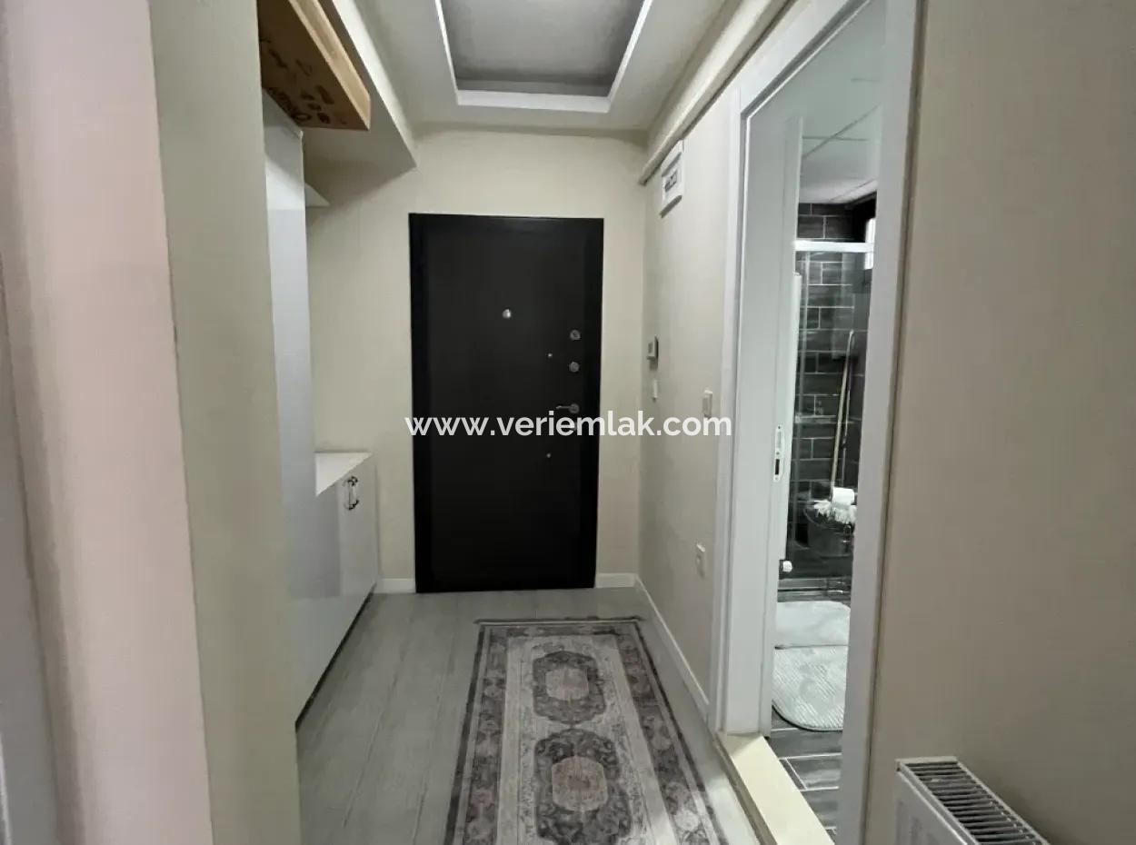 Geräumige 11-Wohnung Im Bezirk Seferihisar Camikebir, Nahe Der İzmir-Straße