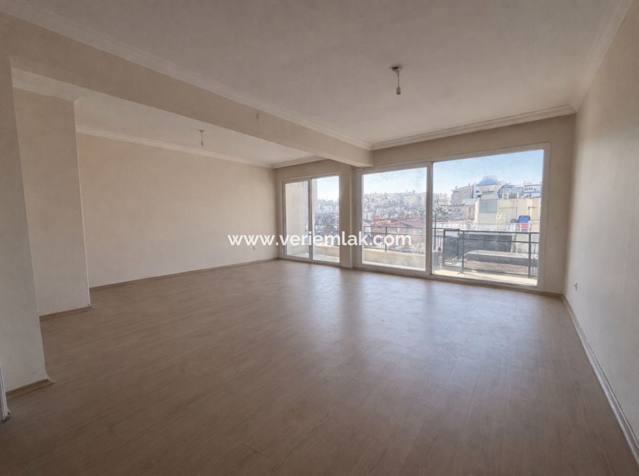 Alsancak Kıbrıs Şehitleri Straße Über Dem Lagerhaus 3. Stock Büro/Büro Zu Mieten