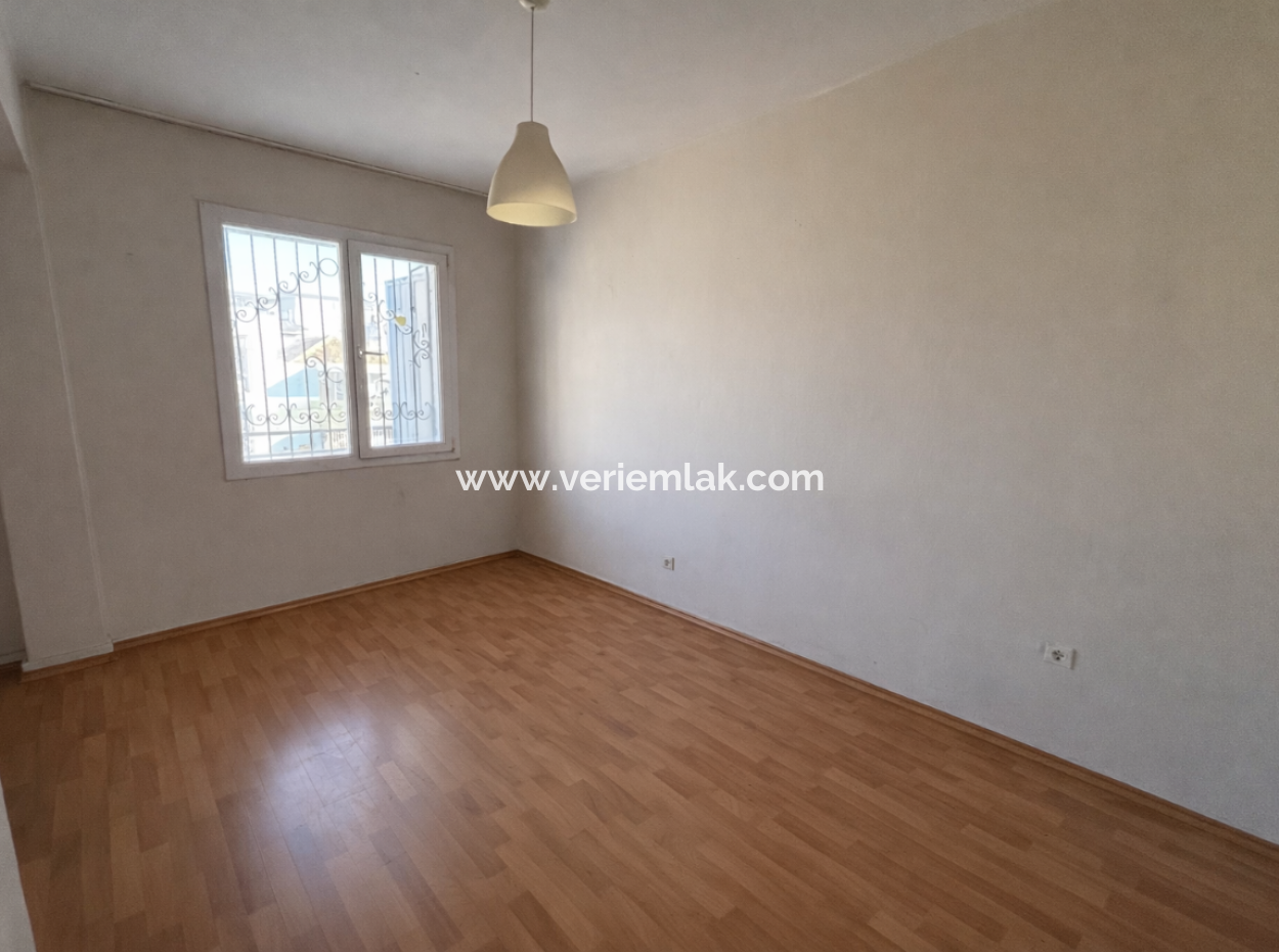 Alsancak Kıbrıs Şehitleri Straße Über Dem Lagerhaus 3. Stock Büro/Büro Zu Mieten