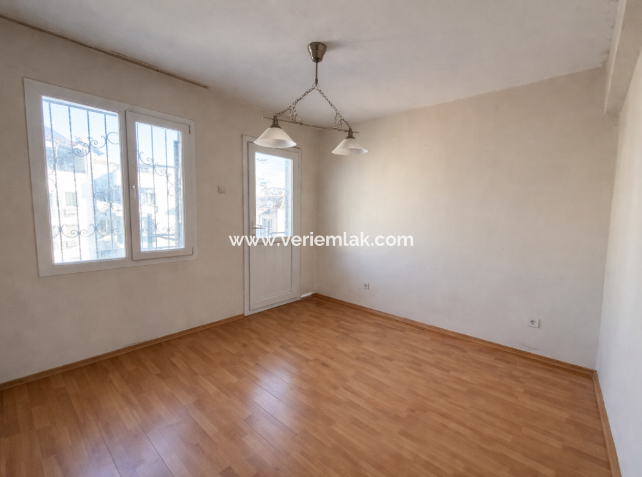 Alsancak Kıbrıs Şehitleri Straße Über Dem Lagerhaus 3. Stock Büro/Büro Zu Mieten