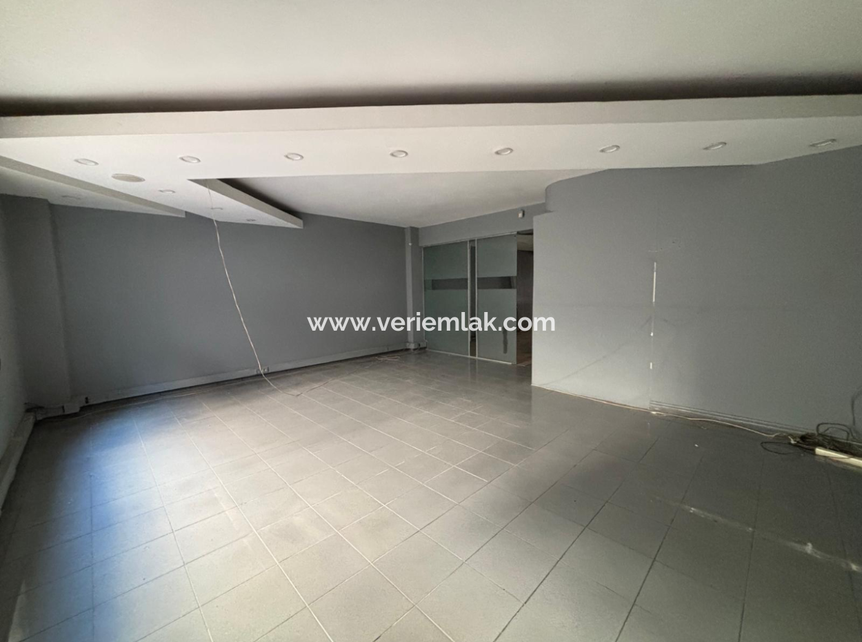 3. Stock Büro Zur Miete In Der Alsancak Kıbrıs Şehitleri-Straße