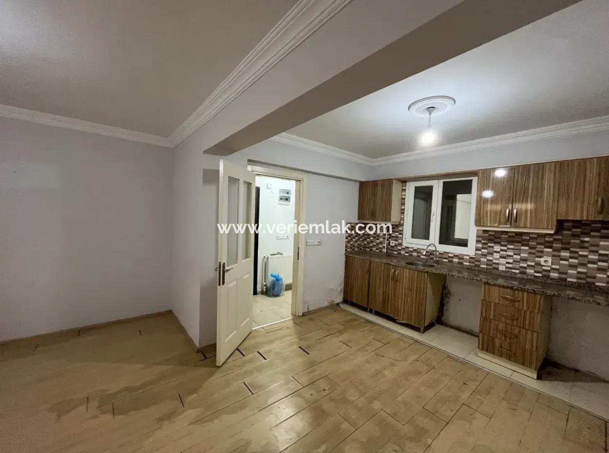 3 1 Wohnung Zum Verkauf Auf Dem Seferihisar-Marktplatz Mit Terrasse Und Balkon